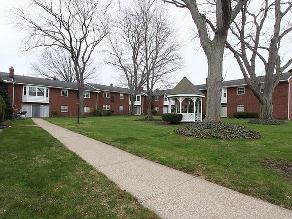 3rd image of 2924 Pease Dr APT 214