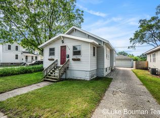 1114 Columbus Ave, Grand Haven, MI 49417