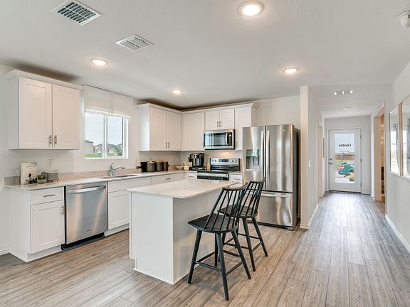 Eat-in island kitchen