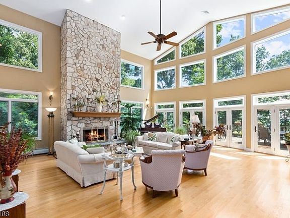 2nd image of 765 Johnston Dr