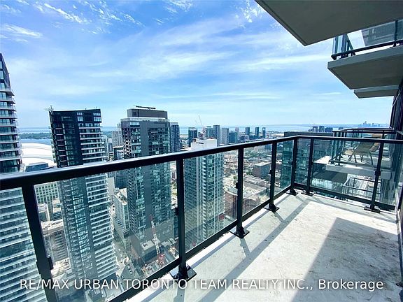 3rd image of 87 Peter St #4316