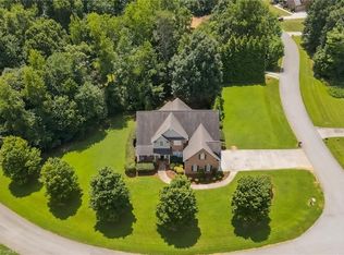 8449 Alice Player Dr, Oak Ridge, NC 27310
