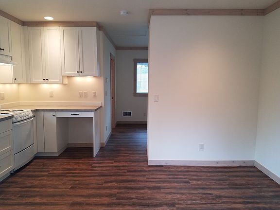 3rd image of 600 NE Hostmark St #B