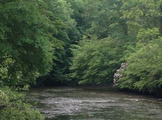 Wells Rd, Marble, NC 28905