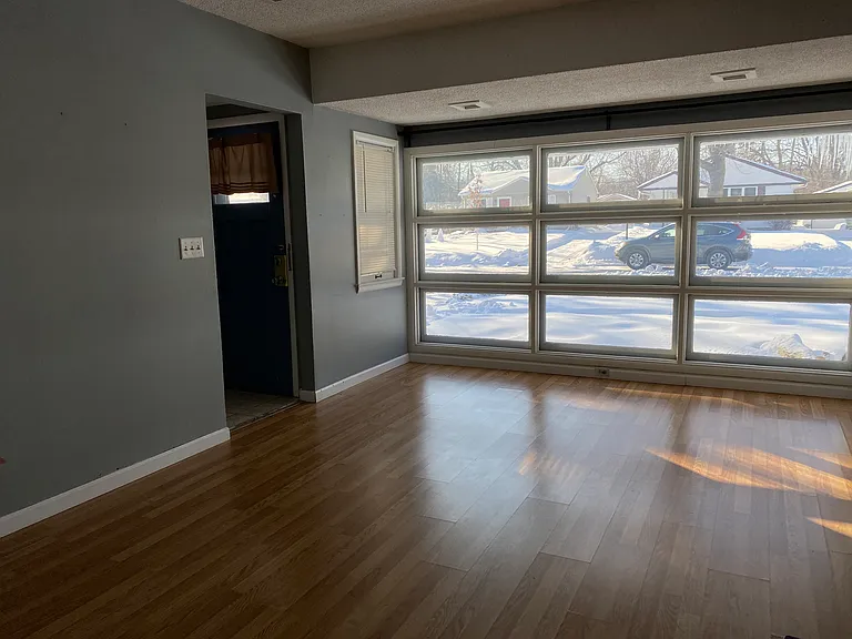 1429 Idaho Ave S — Photo 3