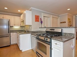 4 Spruce St UNIT 3, Dedham, MA 02026