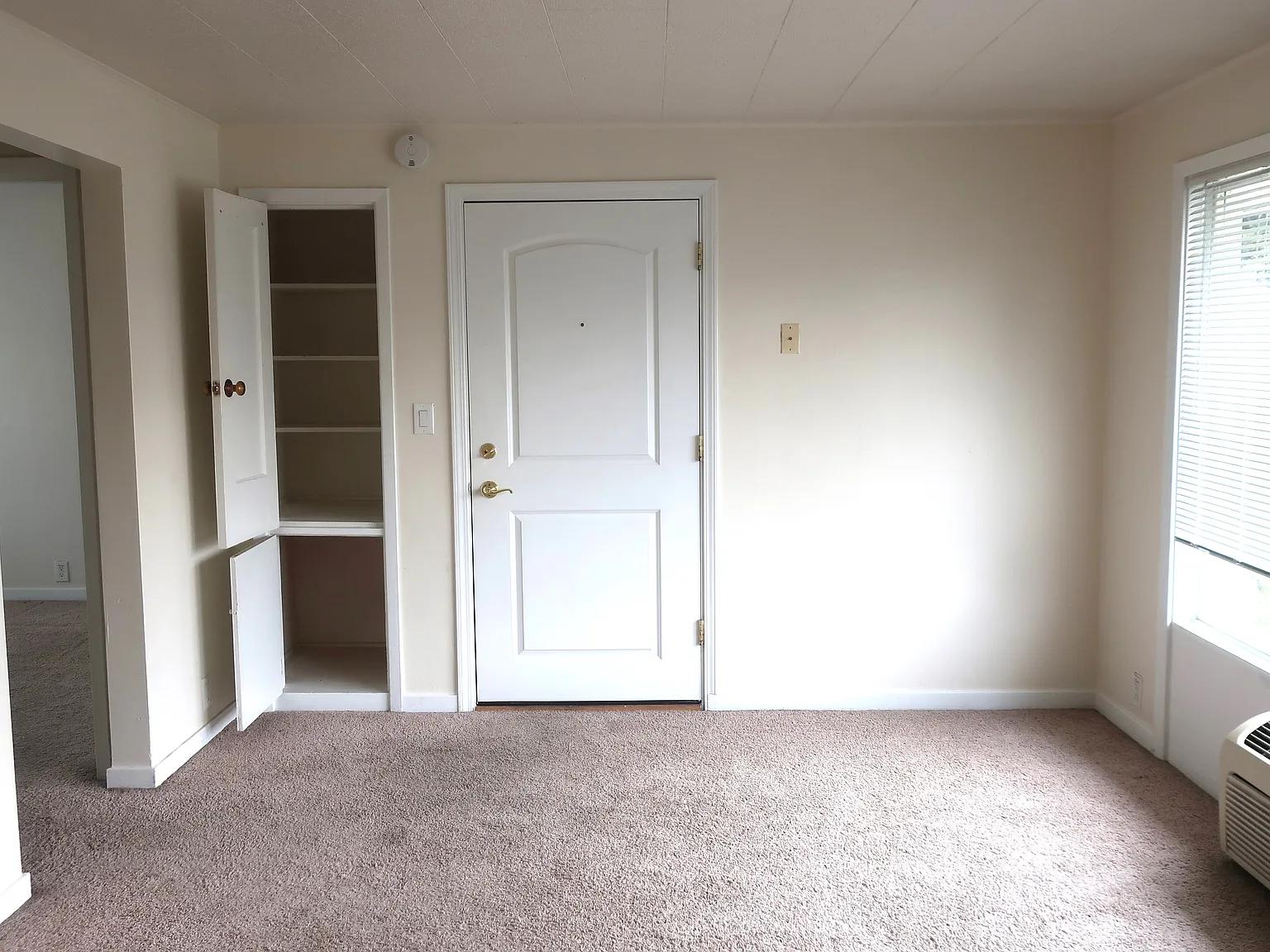 1 bed, 500 sqft, $1,300 — Photo 2