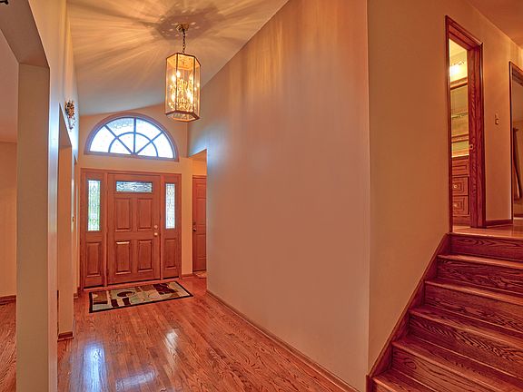 2nd image of 8910 Biloba St
