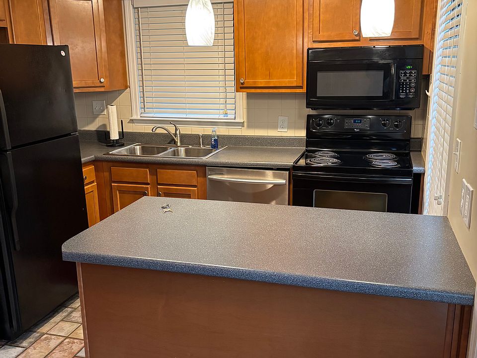 1st image of 1318 Gray Hawk Rd APT D