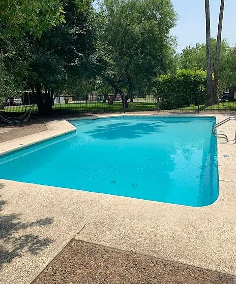 700 Sunset Dr — Photo 1