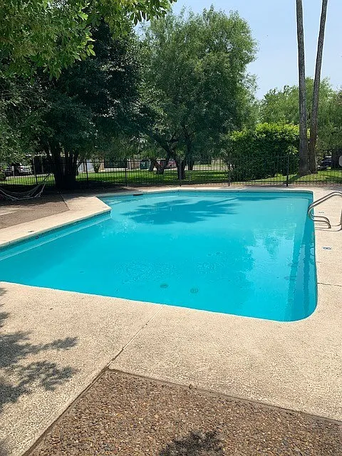 700 Sunset Dr