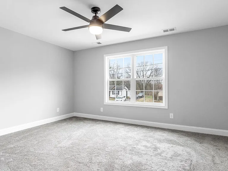 2129 Powell Rd — Photo 21