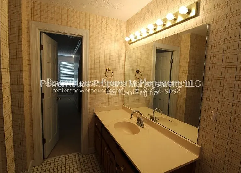 3209 Henderson Walk — Photo 13