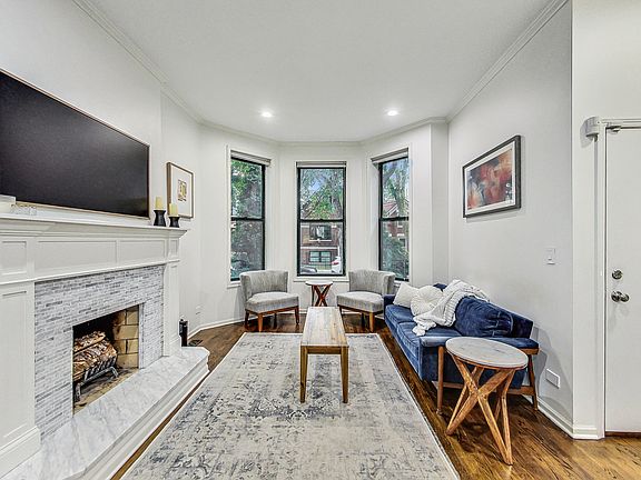 3rd image of 1119 N Winchester Ave #1