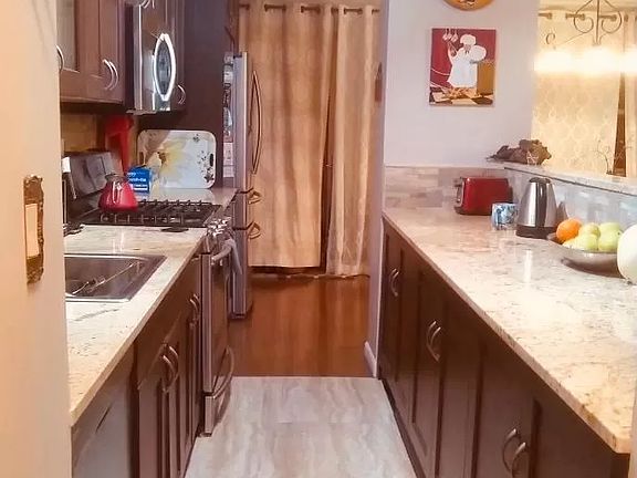 5th image of 2942 W 5th St APT 7J