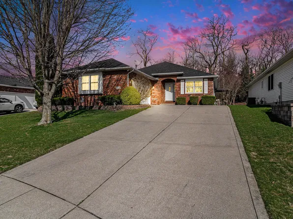 1110 Stillwater Pkwy, Crown Point, IN 46307
