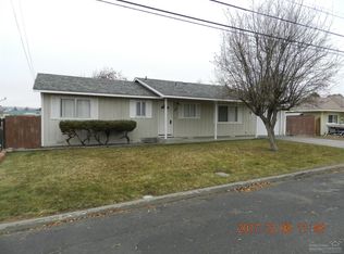 477 SW 1st St, Madras, OR 97741