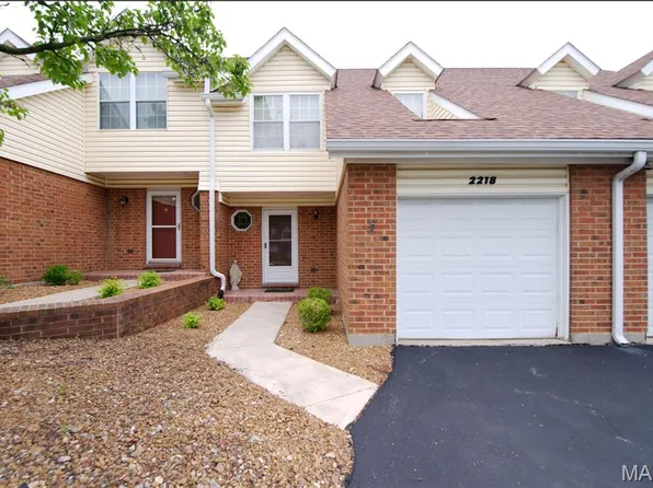 2218 Riverwood Trails Dr, Florissant, MO 63031