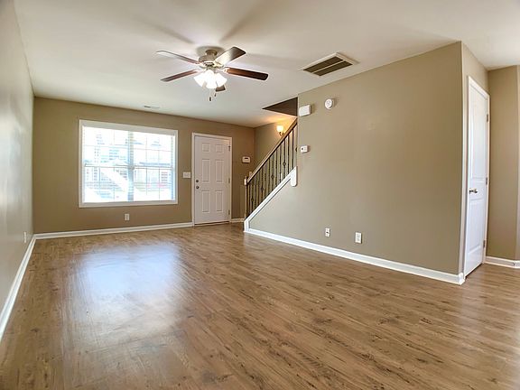 4th image of 216 Alexander Blvd