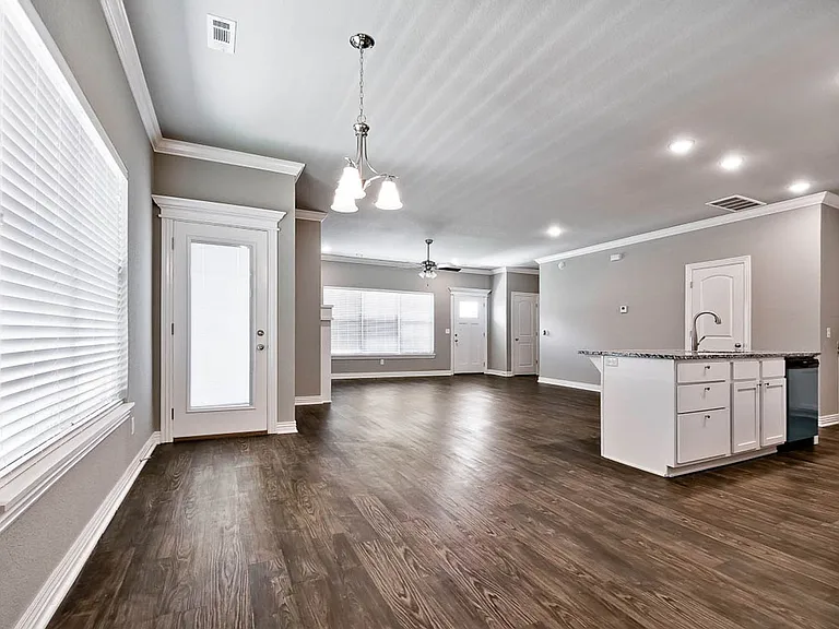 121 Carrington Ave #B — Photo 8