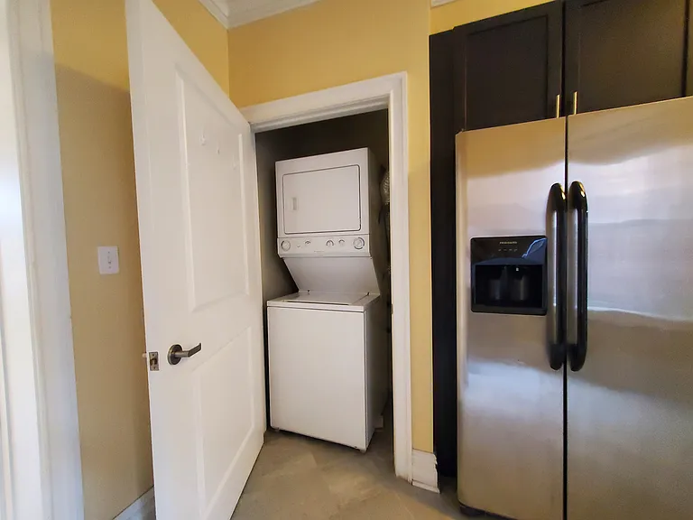 377 Baldwin Ave #2B — Photo 2