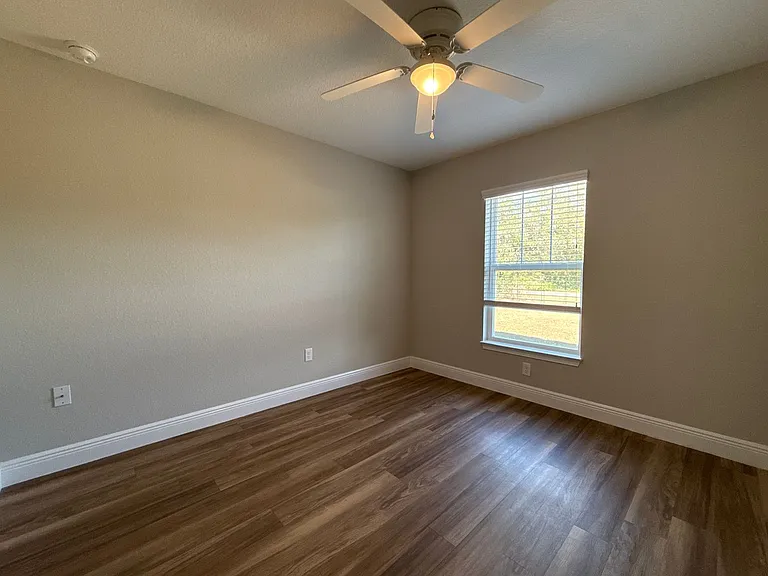 309 Locust Rd — Photo 18