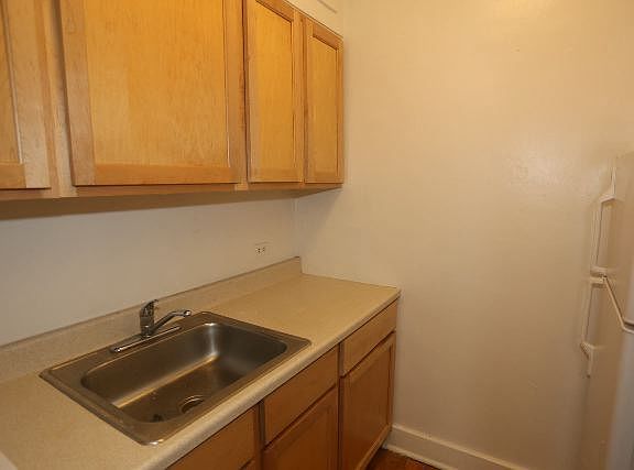 4th image of 536 W Arlington Pl APT 307