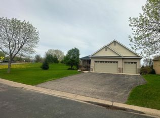 1517 Sparrow Rd, Waconia, MN 55387