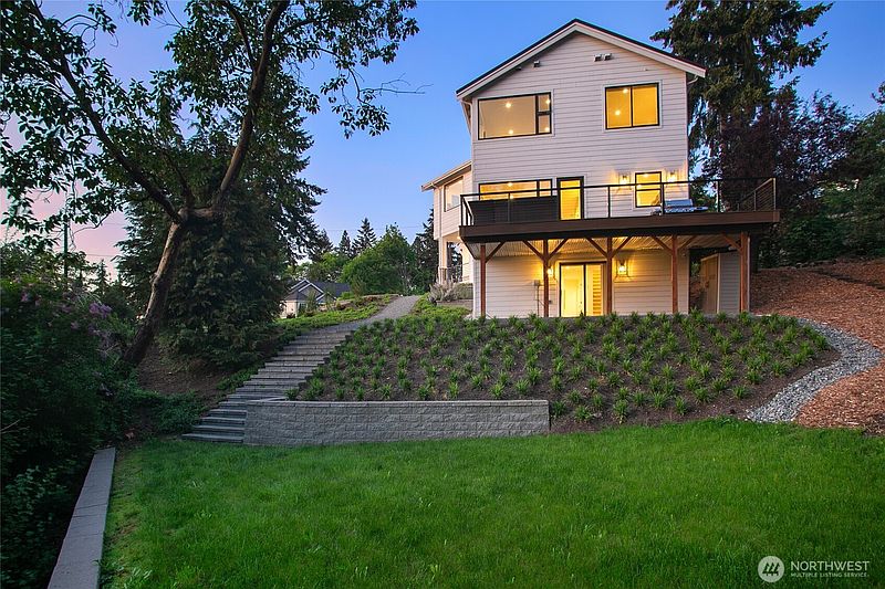 3rd image of 13643 SE 10th Street SE