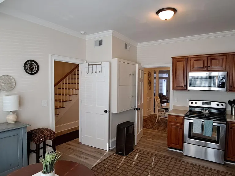 400 Mallet Hill Rd #C4 — Photo 8
