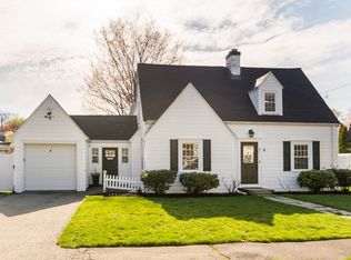 91 Canterbury Rd, Waltham, MA 02453