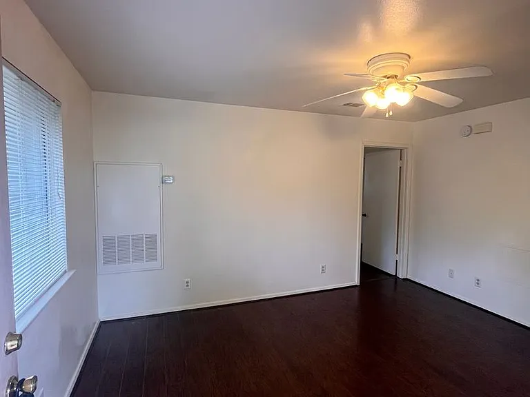 1628 Post Rd — Photo 3