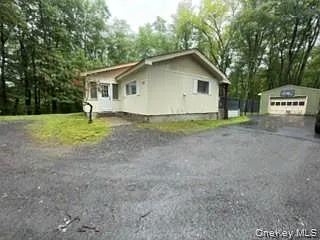130 Whitlock Rd — Photo 2
