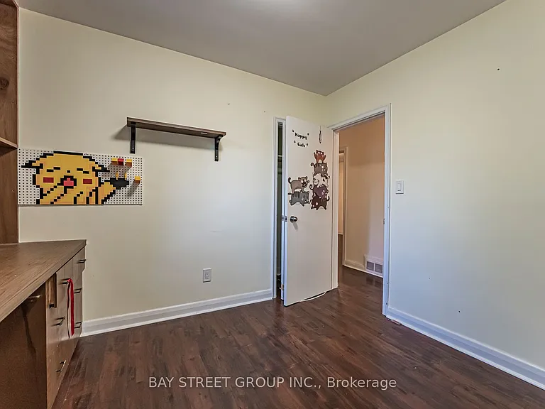 394 Centre St E #MAIN — Photo 12