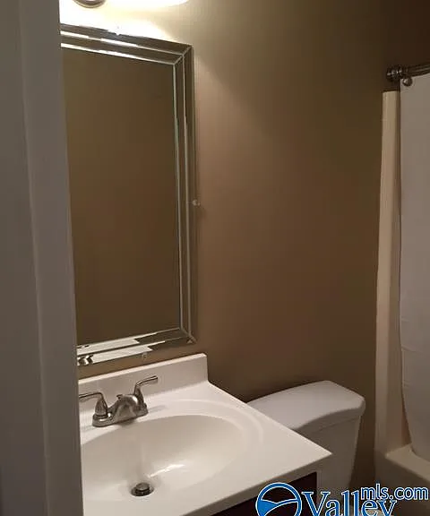 1027 Sharpsburg Dr SE — Photo 14
