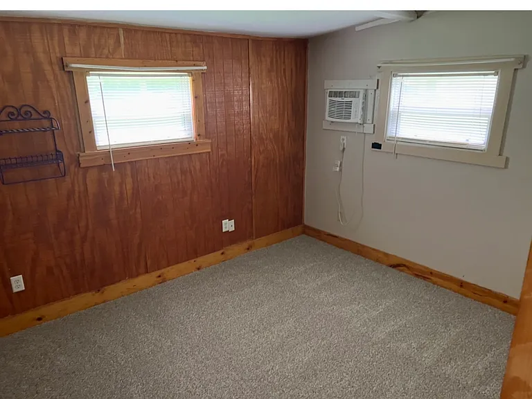 510 Darby Ln — Photo 6
