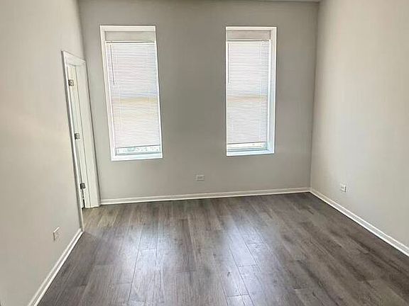 3rd image of 3154 S May St
