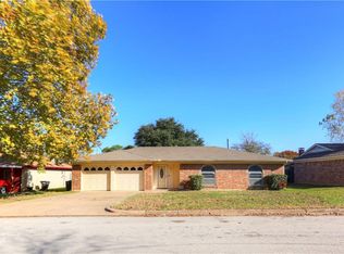 1413 Mims St, Fort Worth, TX 76112
