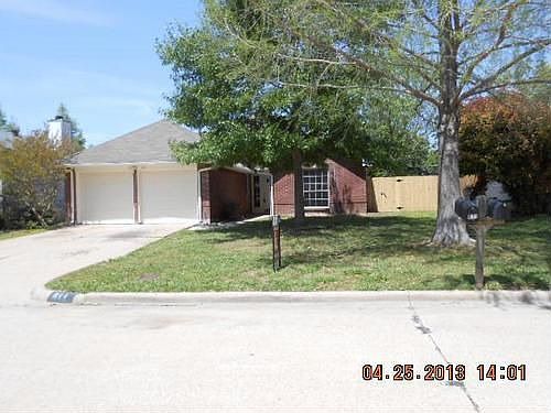 1st image of 811 Quail Brook Dr