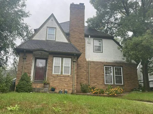 3126 Pierce St, Sioux City, IA 51104