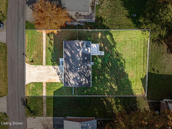 4th image of 1058 Scenic Dr