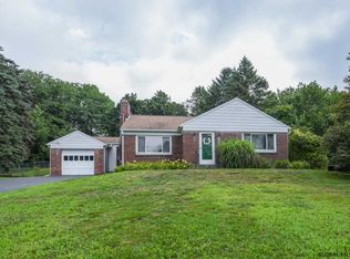 139 Shaker Rd, Loudonville, NY 12211