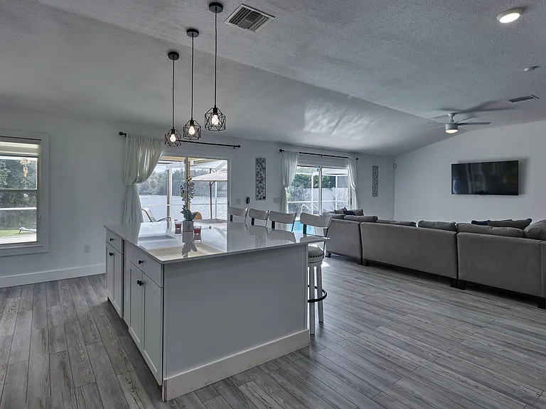 2602 Wrencrest Cir — Photo 10