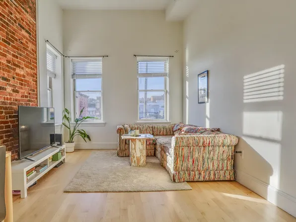 301 Madison Street image 9 of 16