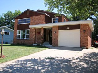 821 1st Ave SW, Minot, ND 58701