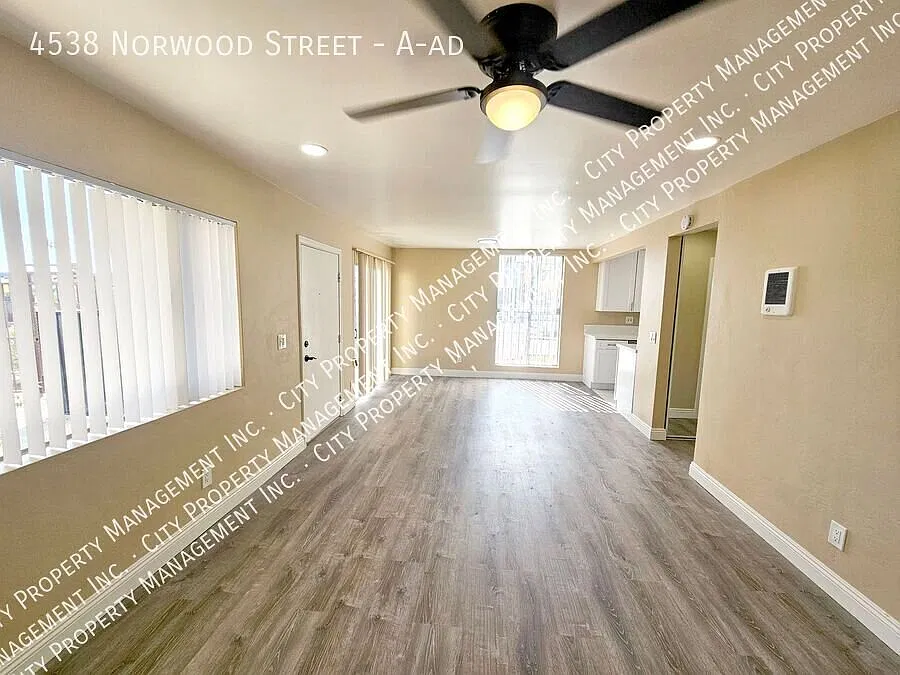 2-bedroom, 2-bathroom single-level with Garage — Photo 4