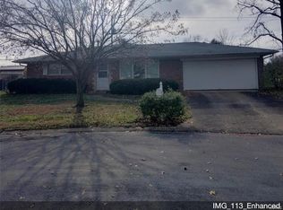 18 Woodhaven Ct, Belleville, IL 62223
