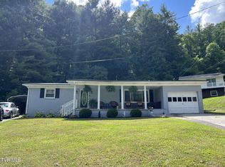 415 Chestnut St NW, Norton, VA 24273