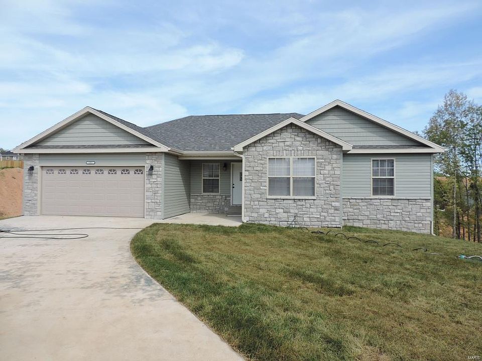 1st image of 210 Ridgeview Dr