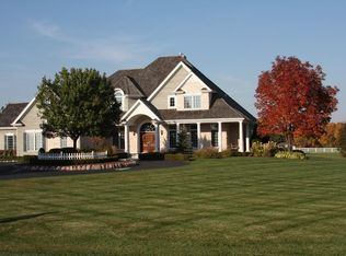 6548 Bridle Trail Rd, Gurnee, IL 60031